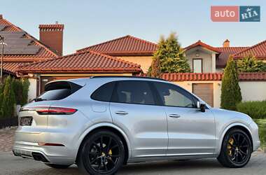 Внедорожник / Кроссовер Porsche Cayenne 2018 в 