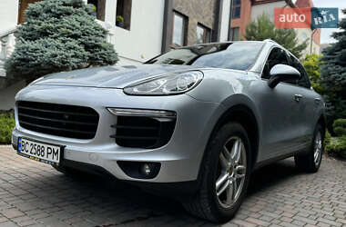 Внедорожник / Кроссовер Porsche Cayenne 2015 в 