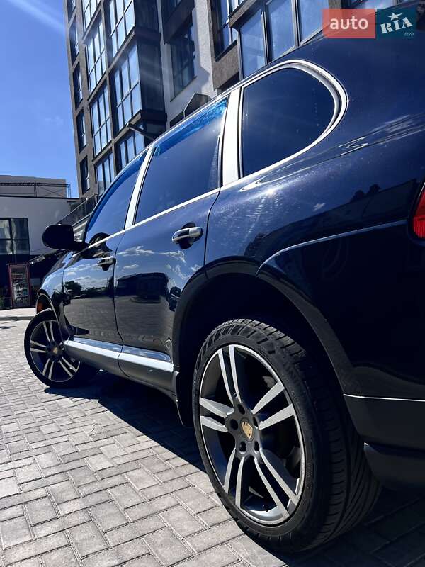 Позашляховик / Кросовер Porsche Cayenne 2008 в Ромнах