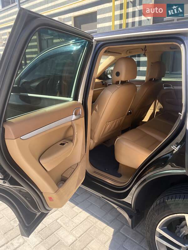 Позашляховик / Кросовер Porsche Cayenne 2008 в Ромнах