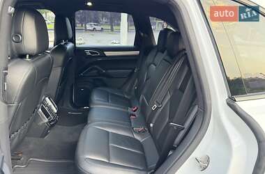 Внедорожник / Кроссовер Porsche Cayenne 2013 в 