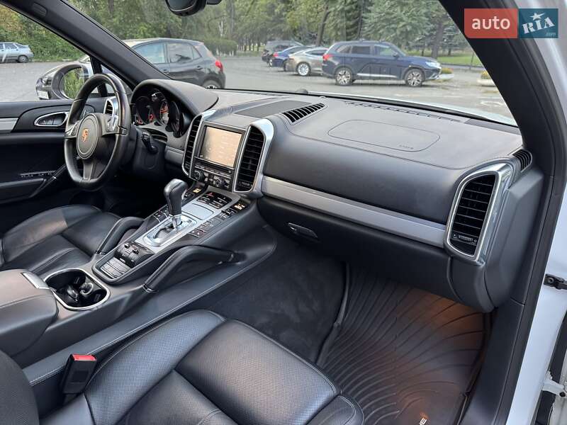 Позашляховик / Кросовер Porsche Cayenne 2013 в Дніпрі