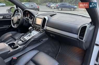 Внедорожник / Кроссовер Porsche Cayenne 2013 в 