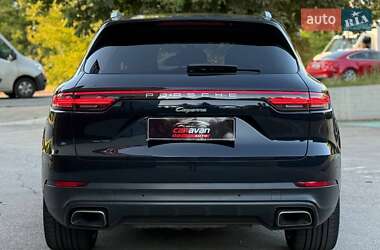 Внедорожник / Кроссовер Porsche Cayenne 2018 в 