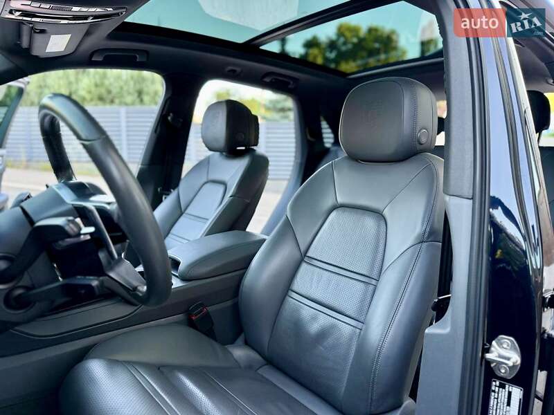 Внедорожник / Кроссовер Porsche Cayenne 2018 в Днепре