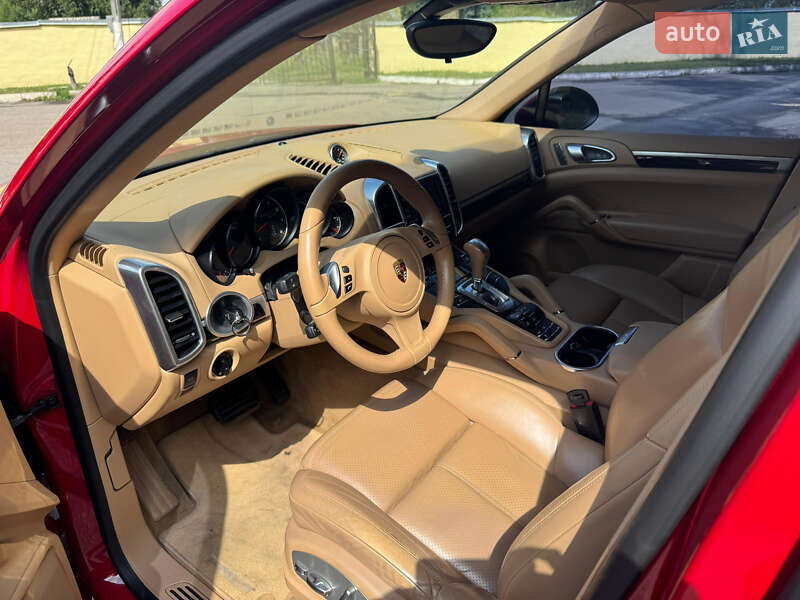 Позашляховик / Кросовер Porsche Cayenne 2013 в Харкові