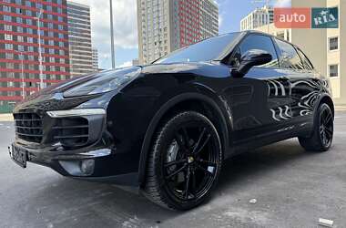 Внедорожник / Кроссовер Porsche Cayenne 2018 в 