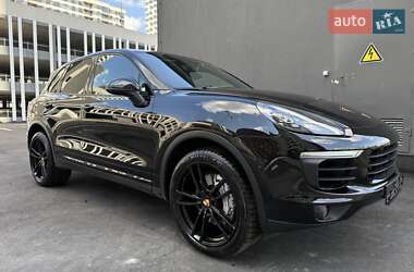 Внедорожник / Кроссовер Porsche Cayenne 2018 в 