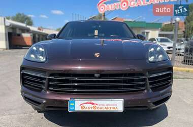 Внедорожник / Кроссовер Porsche Cayenne 2019 в 