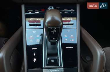 Внедорожник / Кроссовер Porsche Cayenne 2019 в 