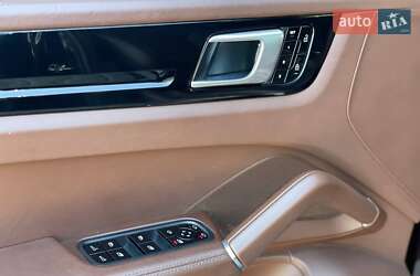 Внедорожник / Кроссовер Porsche Cayenne 2019 в 