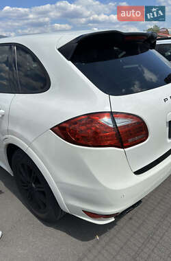 Позашляховик / Кросовер Porsche Cayenne 2011 в 