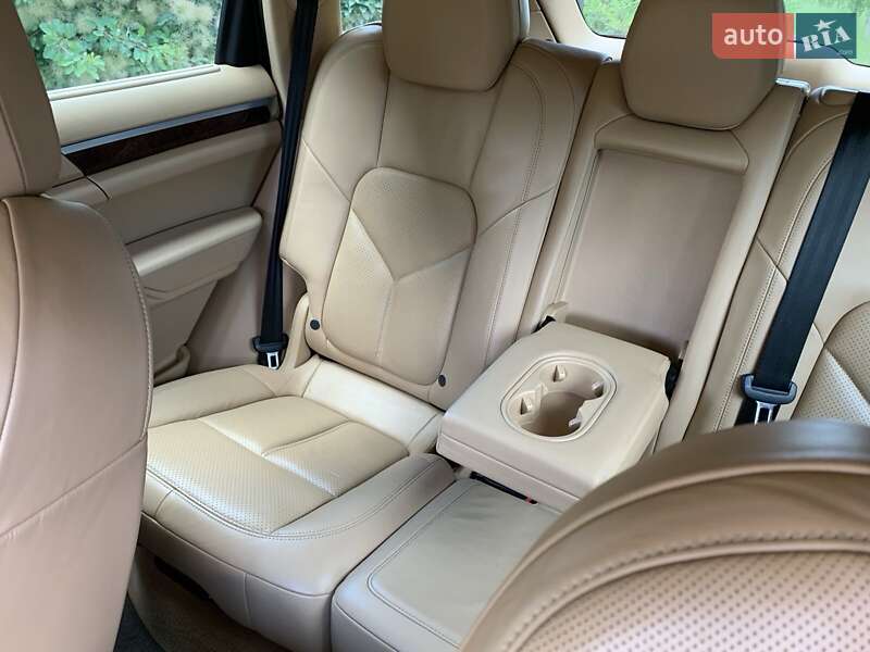 Позашляховик / Кросовер Porsche Cayenne 2014 в Долині