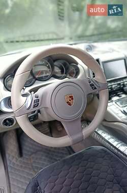 Внедорожник / Кроссовер Porsche Cayenne 2012 в 