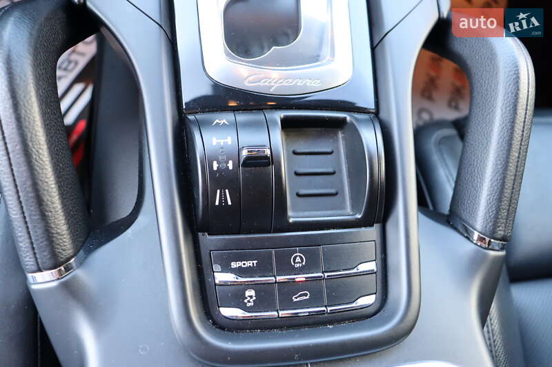 Внедорожник / Кроссовер Porsche Cayenne 2014 в Львове