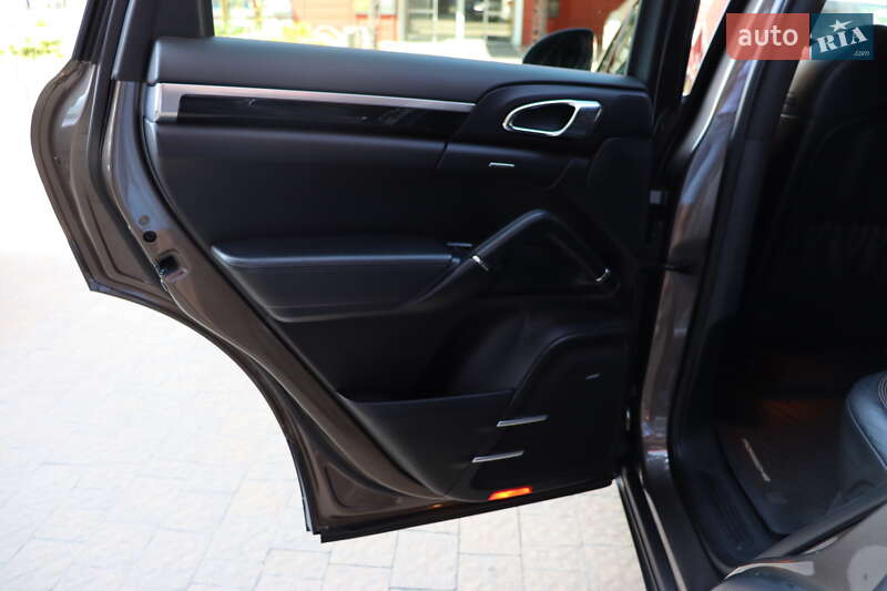 Позашляховик / Кросовер Porsche Cayenne 2014 в Львові фото 35 Позашляховик / Кросовер Porsche Cayenne 2014 в Львові