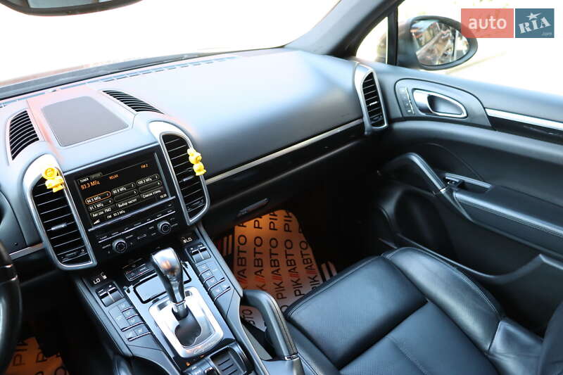 Внедорожник / Кроссовер Porsche Cayenne 2014 в Львове