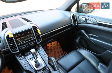 Внедорожник / Кроссовер Porsche Cayenne 2014 в 