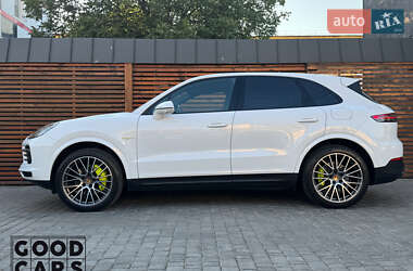 Внедорожник / Кроссовер Porsche Cayenne 2020 в 