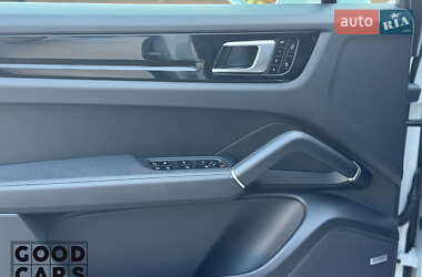 Внедорожник / Кроссовер Porsche Cayenne 2020 в 