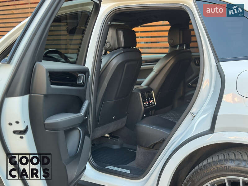 Внедорожник / Кроссовер Porsche Cayenne 2020 в Одессе