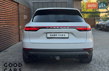 Внедорожник / Кроссовер Porsche Cayenne 2020 в 