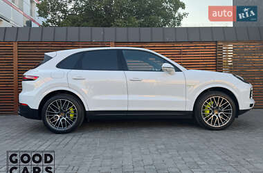 Внедорожник / Кроссовер Porsche Cayenne 2020 в 