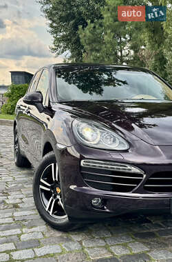 Внедорожник / Кроссовер Porsche Cayenne 2012 в 