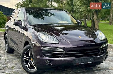 Внедорожник / Кроссовер Porsche Cayenne 2012 в 