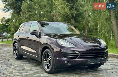Внедорожник / Кроссовер Porsche Cayenne 2012 в 