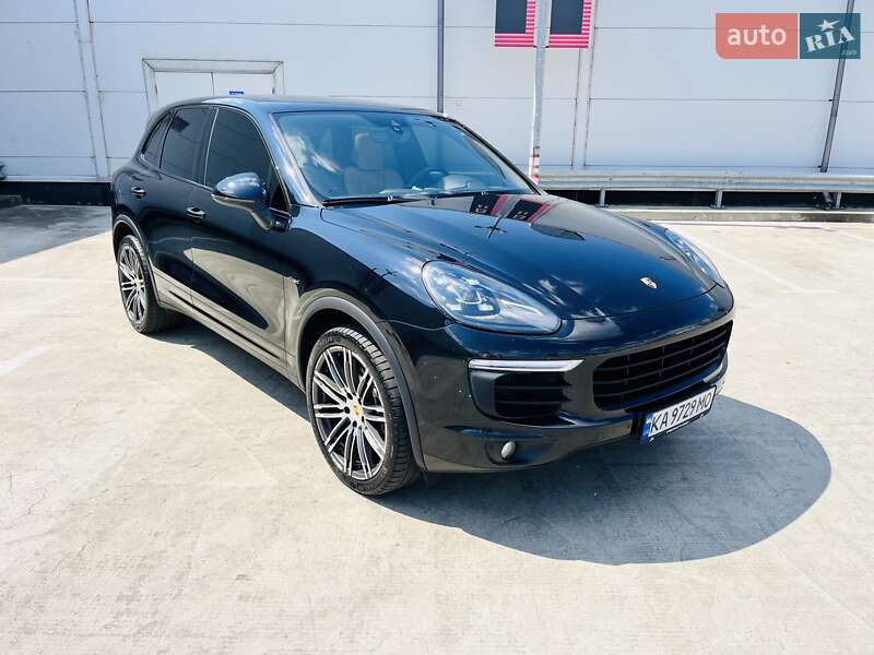 Внедорожник / Кроссовер Porsche Cayenne 2015 в Киеве