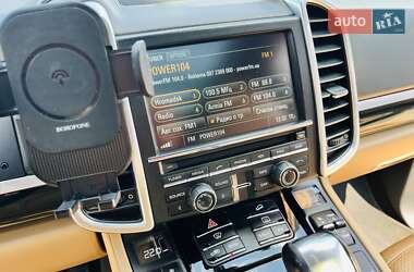 Внедорожник / Кроссовер Porsche Cayenne 2015 в 