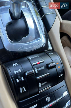 Внедорожник / Кроссовер Porsche Cayenne 2012 в 