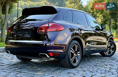 Внедорожник / Кроссовер Porsche Cayenne 2012 в 
