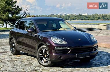 Внедорожник / Кроссовер Porsche Cayenne 2012 в 