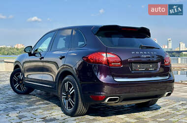 Внедорожник / Кроссовер Porsche Cayenne 2012 в 