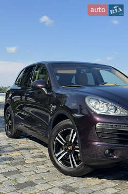 Внедорожник / Кроссовер Porsche Cayenne 2012 в 