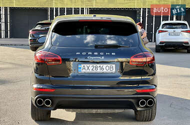 Внедорожник / Кроссовер Porsche Cayenne 2016 в 
