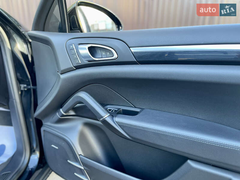 Внедорожник / Кроссовер Porsche Cayenne 2016 в Харькове фото 57 Внедорожник / Кроссовер Porsche Cayenne 2016 в Харькове