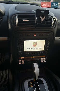 Внедорожник / Кроссовер Porsche Cayenne 2006 в 