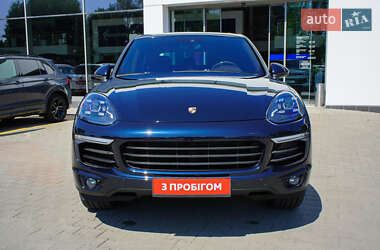 Внедорожник / Кроссовер Porsche Cayenne 2015 в 