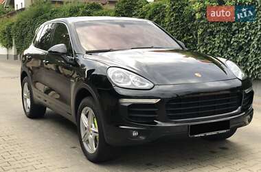 Внедорожник / Кроссовер Porsche Cayenne 2015 в 