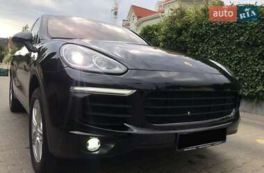 Внедорожник / Кроссовер Porsche Cayenne 2015 в 