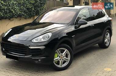 Внедорожник / Кроссовер Porsche Cayenne 2015 в 
