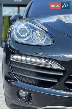 Внедорожник / Кроссовер Porsche Cayenne 2011 в 