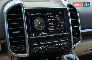 Внедорожник / Кроссовер Porsche Cayenne 2011 в 
