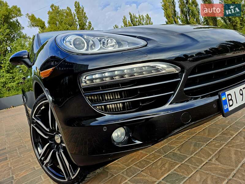 Внедорожник / Кроссовер Porsche Cayenne 2013 в Полтаве