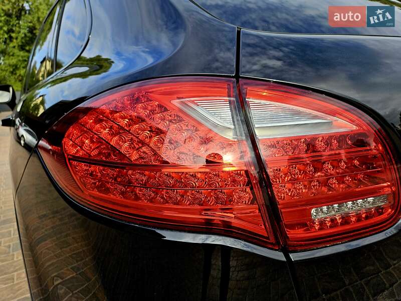 Внедорожник / Кроссовер Porsche Cayenne 2013 в Полтаве