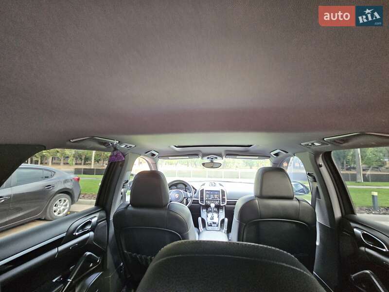 Внедорожник / Кроссовер Porsche Cayenne 2013 в Полтаве