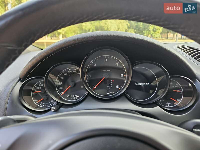 Внедорожник / Кроссовер Porsche Cayenne 2013 в Полтаве